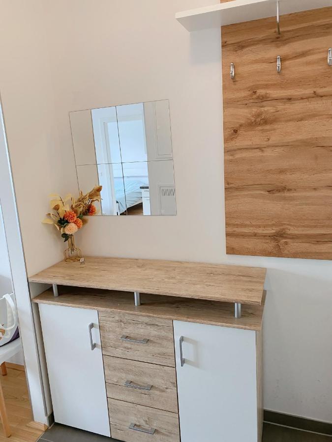 U1 Alte Donau Old Danube City Apartment 2 Відень Екстер'єр фото